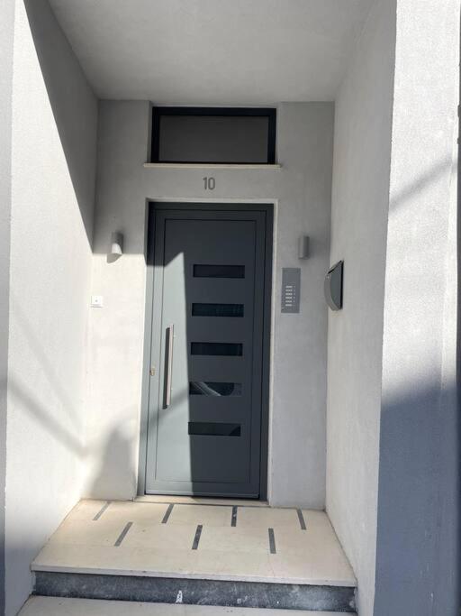 Block Of Flats - Modern Flat Apartment Янина Екстериор снимка