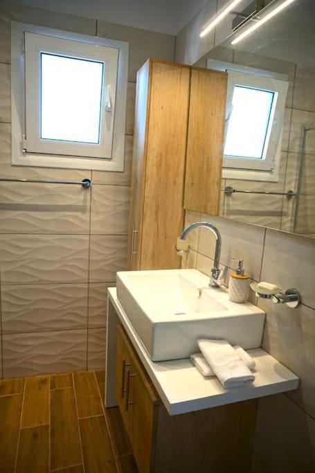 Block Of Flats - Modern Flat Apartment Янина Екстериор снимка